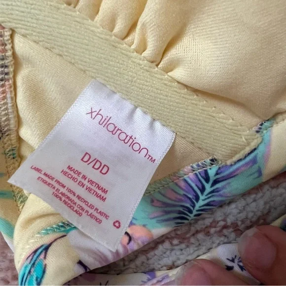 Xhilaration Halter High leg Yellow Floral Bikini Set woman’s size D/DD size L - Picture 6 of 7